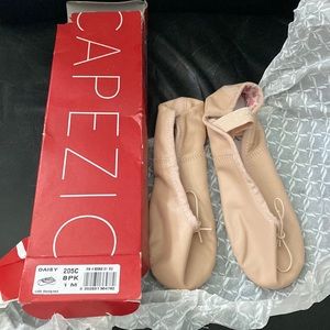 Capezio daisy ballet shoes never been worn
